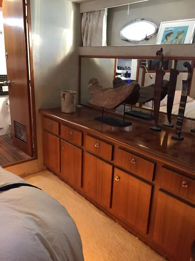 Homestay The Boathouse Apartment Malaga