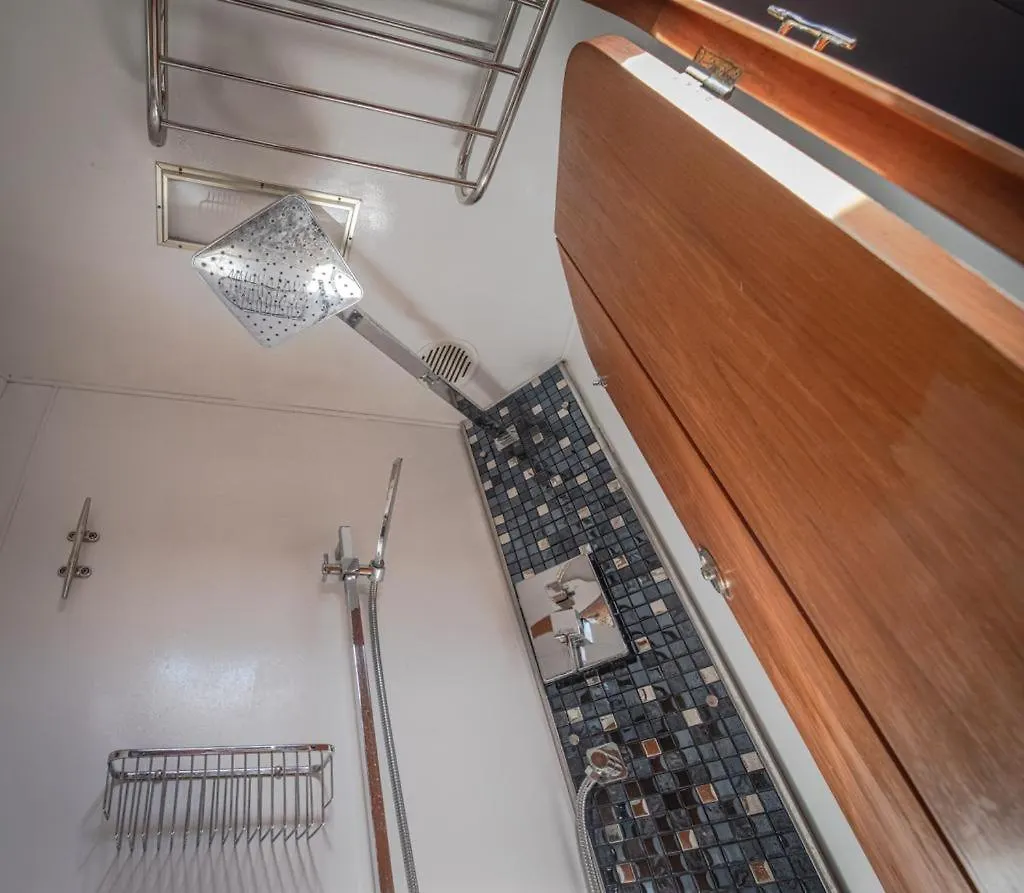 The Boathouse Apartment Malaga Homestay