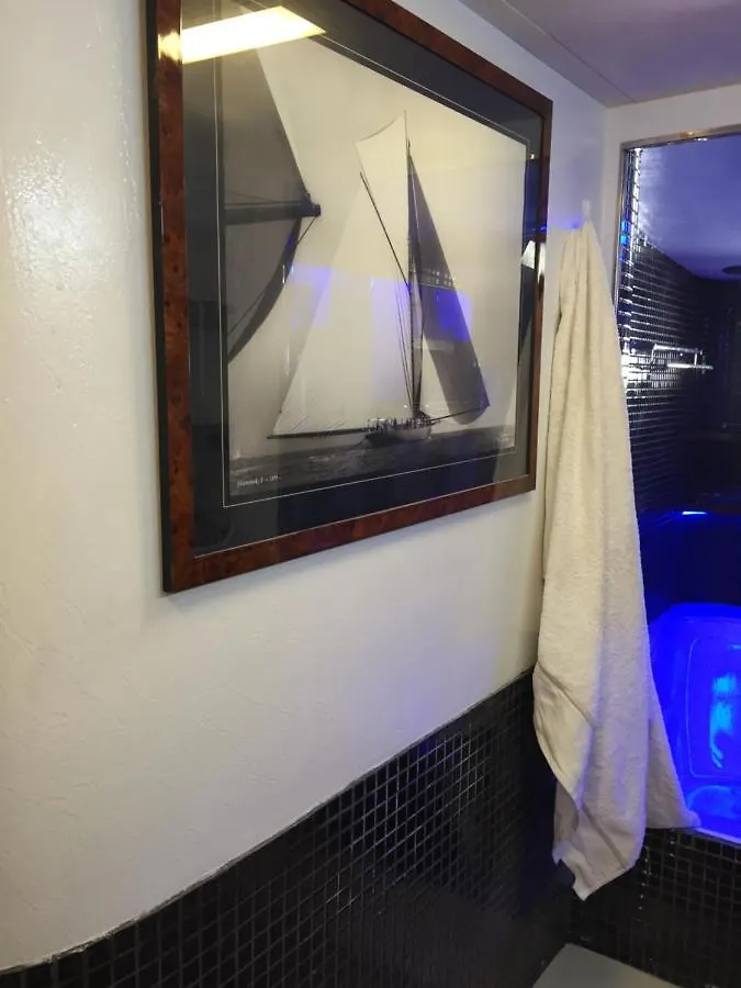 Privatunterkunft Ferienwohnung The Boathouse Málaga